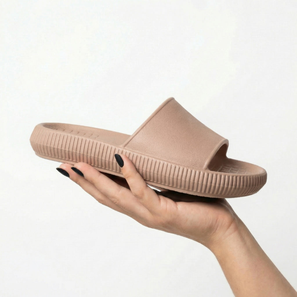 Chinelo slide ortopédico Nuvem da Loja Passato, unissex, com palmilha anatômica, leve e antiderrapante, ideal para conforto e segurança.