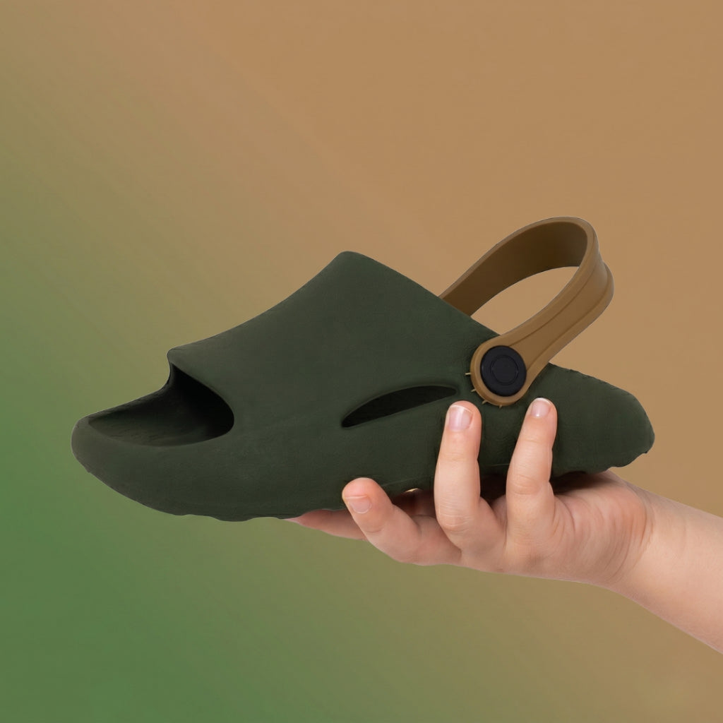 Chinelo infantil Nuvem Meninos 2 em 1 Passato com correia, leve, antiderrapante e confortável para crianças.