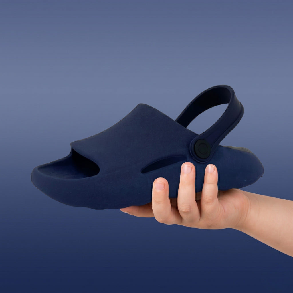 Chinelo infantil Nuvem Meninos 2 em 1 Passato com correia, leve, antiderrapante e confortável para crianças.