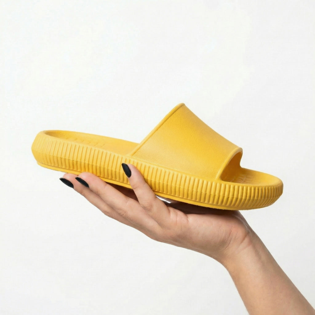 Chinelo slide ortopédico Nuvem da Loja Passato, unissex, com palmilha anatômica, leve e antiderrapante, confortável para o dia a dia.